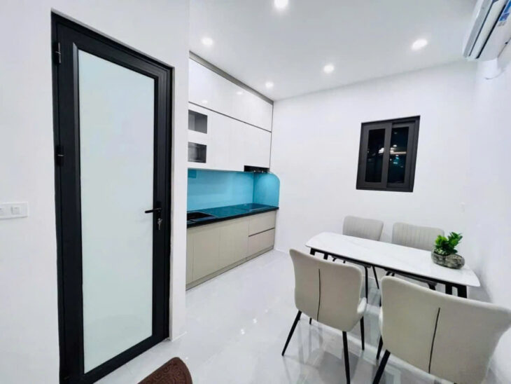 BÁN NHÀ LẠC LONG QUÂN – 32M2 – 7,85 TỶ – TRUNG TÂM – NGÕ THÔNG – CỐT NHÀ DÂN XÂY – AN SINH CỰC