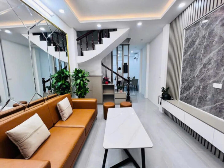 BÁN NHÀ LẠC LONG QUÂN – 32M2 – 7,85 TỶ – TRUNG TÂM – NGÕ THÔNG – CỐT NHÀ DÂN XÂY – AN SINH CỰC