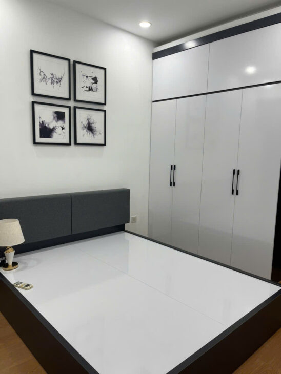Gia đình e có căn hộ tầng trung căn góc Hồ Gươm Plaza 76m2 2 ngủ full đồ giá 4,9 tỷ