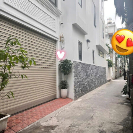Bán nhà Nguyễn Khánh Toàn, Cầu Giấy full nội thất, 38mx5 tầng, đẹp, kinh doanh đỉnh 8.5 tỷ. Bán nhà Nguyễn Khánh Toàn, Cầu Giấy full nội thất, 38mx5 tầng, đẹp, kinh doanh đỉnh 8.5 tỷ.