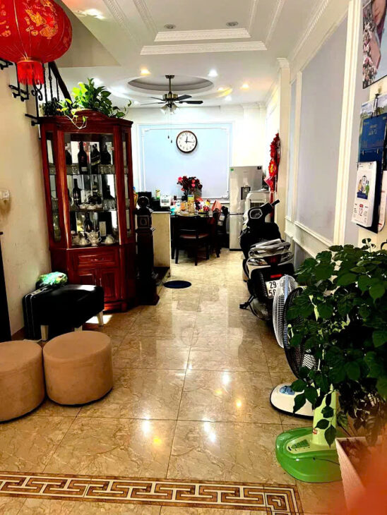 NHÀ ĐẸP BÁT KHỐI- LONG BIÊN, 38M2,4 TẦNG, MT 4M, 5.8 TỶ.FULL NỘI THẤT – Ô TÔ ĐỖ CỬA.