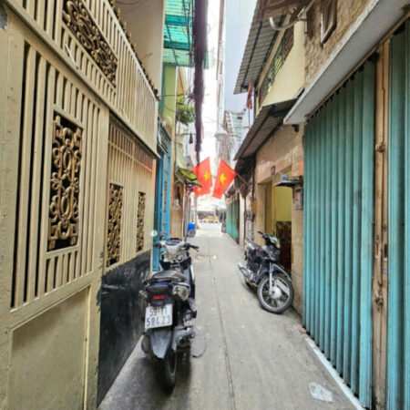 Sát mặt tiền Tôn Đản Q 4 Ngang 8 dài 9.1 m Giá 51 TRIỆU m