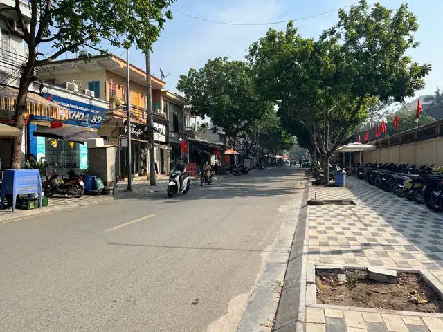 Bán Đất Phú Thượng 42m MT 5 m, Ô tô, Lô góc, phù hợp xây tòa vp, ccmn 7.6 tỷ.