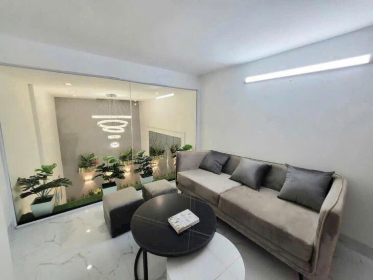 NHÀ ĐẸP NGUYỄN TRÃI – THOÁNG SÁNG RỰC RỠ – ÔTÔ VÀO NHÀ – VÀI BƯỚC RA ÔTÔ TRÁNH