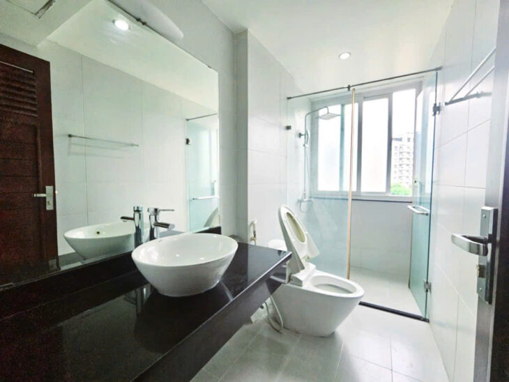 Bán nhà 75m2, 6 tầng, 10 phòng cho thuê, lô góc, MT 4m, ngõ ô tô, 27.5 tỷ Đặng Thai Mai – Tây Hồ