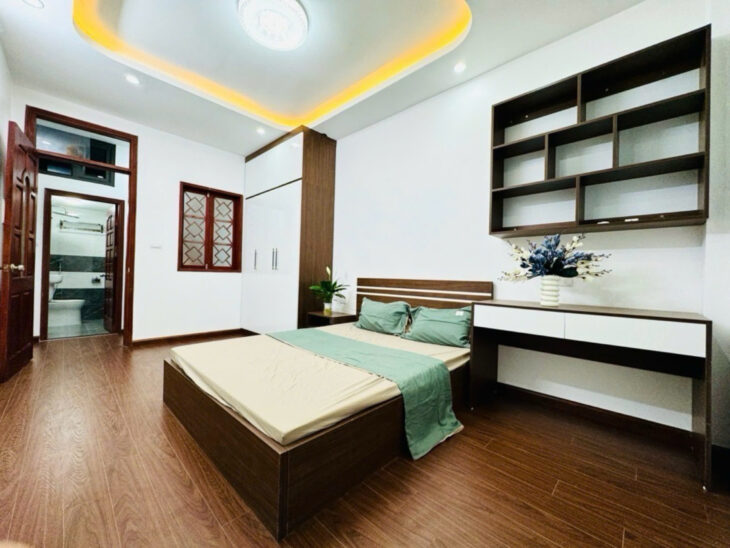 NHÀ ĐẸP KHƯƠNG TRUNG – GẦN Ô TÔ – GẦN HỒ – NỘI THẤT XỊN ĐẸP Y HÌNH Ở NGAY- CHỈ NHỈNH 5T