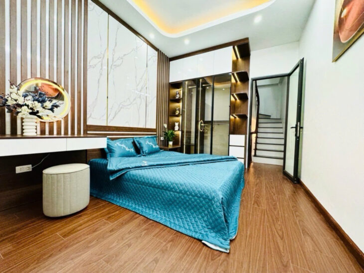 NHÀ ĐẸP KHƯƠNG TRUNG – GẦN Ô TÔ – GẦN HỒ – NỘI THẤT XỊN ĐẸP Y HÌNH Ở NGAY- CHỈ NHỈNH 5T