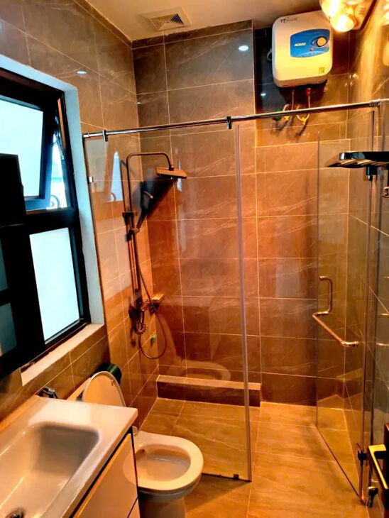 BÁN NHÀ PHỐ NGỌC LÂM- LONG BIÊN 33M2 X 5 TẦNG, MẶT TIỀN 5.6M,7.9 TỶ.