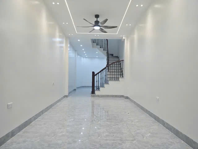 Nhà mới đẹp phố Ngọc Trì – Long Biên 47m2,4 tầng, mt 3.5m, 7.6 tỷ.Ô tô vào nhà.
