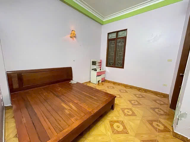 Nhà phố Nguyễn Văn Linh- Long Biên 50m2, 4 Tầng, mặt tiền 5 M, 7.2 tỷ.