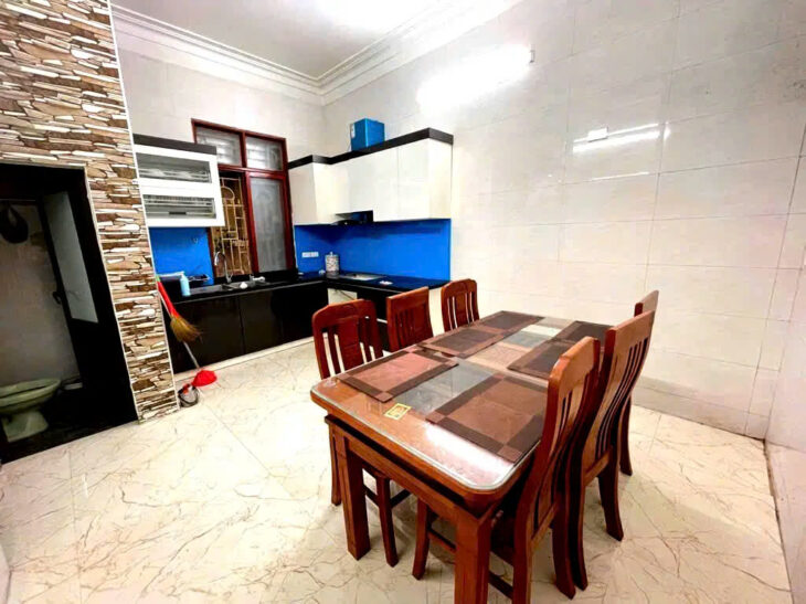 Nhà phố Nguyễn Văn Linh- Long Biên 50m2, 4 Tầng, mặt tiền 5 M, 7.2 tỷ.