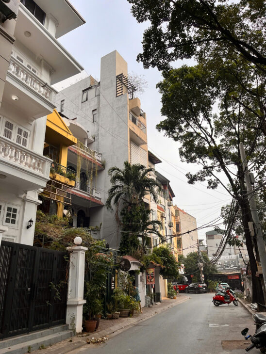 Trích Sài Tây Hồ – ô tô vào nhà – 6 tầng thang máy- view hồ – 69m nhỉnh 17 tỷ