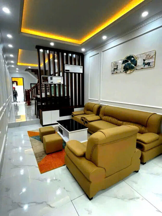 BÁN NHÀ ĐẸP- Ở LUÔN,ĐỦ NỘI THẤT, 43M2, 5 TẦNG,MT 3.5M, 7.9 TỶ, Ô TÔ ĐỖ CỬA NGỌC THỤY- LONG BIÊN