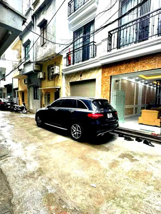 BÁN NHÀ ĐẸP- Ở LUÔN,ĐỦ NỘI THẤT, 43M2, 5 TẦNG,MT 3.5M, 7.9 TỶ, Ô TÔ ĐỖ CỬA NGỌC THỤY- LONG BIÊN