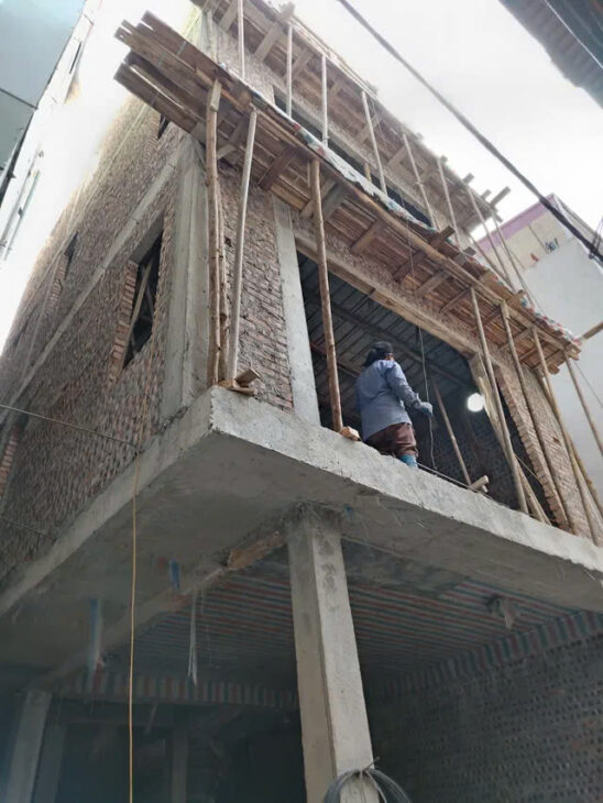Bán nhà riêng phố Nguyễn Văn Cừ 35m2,6 tầng, mặt tiền 3.7m, 9.9 tỷ.