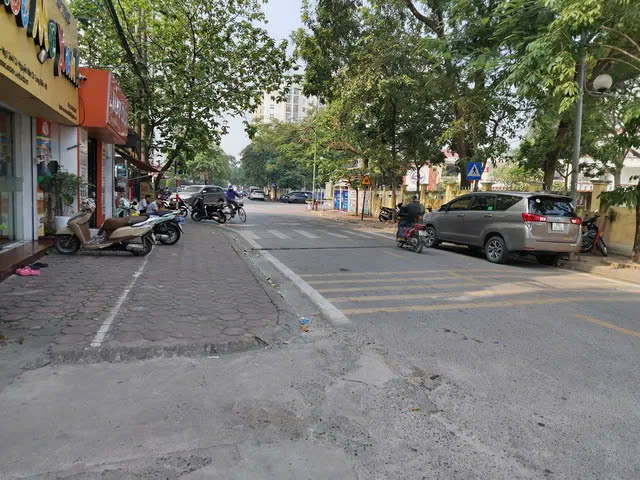 Bán nhà riêng phố Nguyễn Văn Cừ 35m2,6 tầng, mặt tiền 3.7m, 9.9 tỷ.