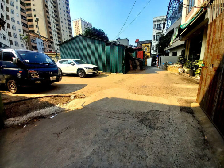 BÁN NHÀ MỚI PHỐ NGỌC TRÌ- LONG BIÊN, 31M2,5 TẦNG, MT 4M, 5.35 TỶ. Ô TÔ ĐỖ CỬA.