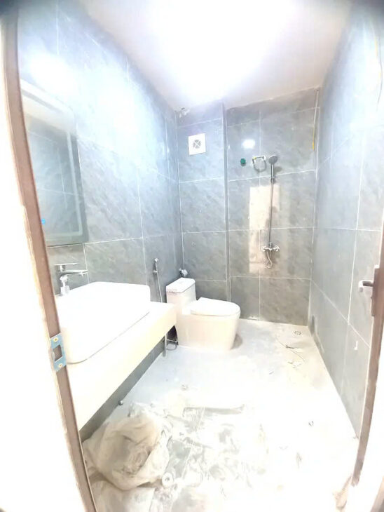 BÁN NHÀ MỚI PHỐ NGỌC TRÌ- LONG BIÊN, 31M2,5 TẦNG, MT 4M, 5.35 TỶ. Ô TÔ ĐỖ CỬA.