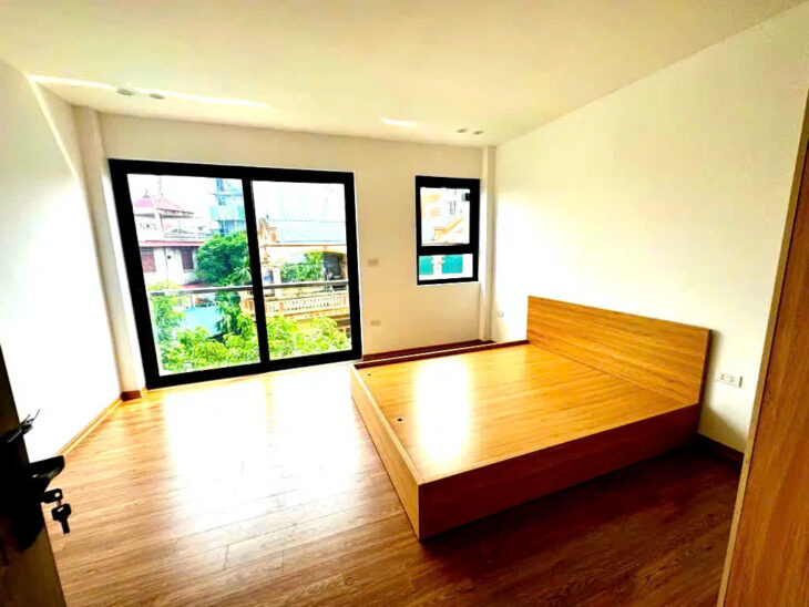 BÁN NHÀ RIÊNG PHỐ BÁT KHỐI- LONG BIÊN,NHÀ MỚI FULL NỘI THẤT, 30M2, 5.6 TỶ.