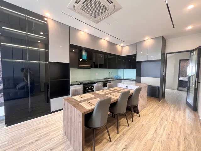 NHÀ MỚI- GARA 7 CHỖ, NGÕ THÔNG,PHỐ NGỌC THỤY- LONG BIÊN 58M2,7 TẦNG,13.8 TỶ.