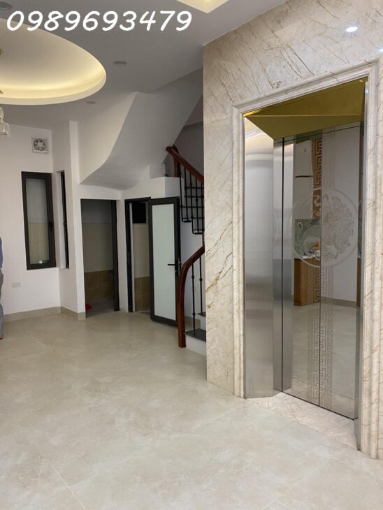 Cực hiếm, ngõ 98 Thái Hà, Đống Đa, ba bước ra mặt phố, Ô tô tránh, kinh doanh đa dạng, 45m, 20 tỷ.