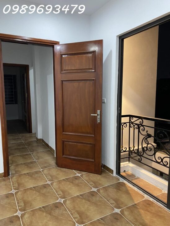 Cực hiếm, ngõ 98 Thái Hà, Đống Đa, ba bước ra mặt phố, Ô tô tránh, kinh doanh đa dạng, 45m, 20 tỷ.