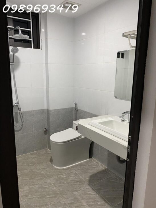 Cực hiếm, ngõ 98 Thái Hà, Đống Đa, ba bước ra mặt phố, Ô tô tránh, kinh doanh đa dạng, 45m, 20 tỷ.