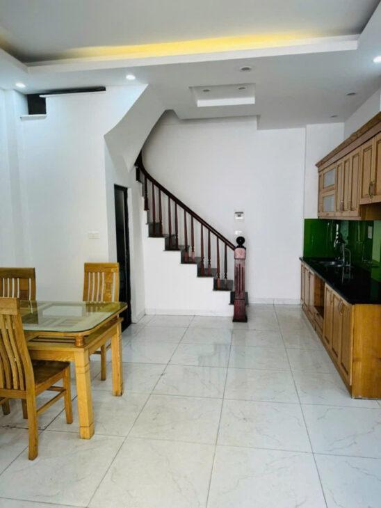 NHÀ ĐẸP, PHÂN LÔ PHỐ NGÔ ĐÌNH MẪN – THOÁNG SÁNG RỰC RỠ – ÔTÔ DỪNG ĐỖ NGÀY ĐÊM