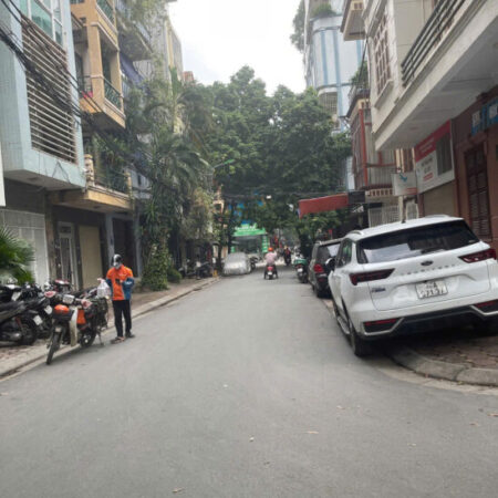 SIÊU PHẨM – HOA HẬU THANH XUÂN – 5 TẦNG KINH DOANH – GẦN CỔNG VÀO KĐT RUE DE CHARME – DÒNG TIỀN 500