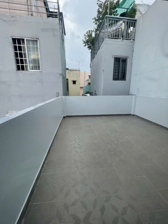 NHÀ MỚI ĐÓN TẾT, TT QUẬN 1, 50M2 4PN, HẺM THÔNG DÂN TRÍ – CHỈ 8.X TỶ