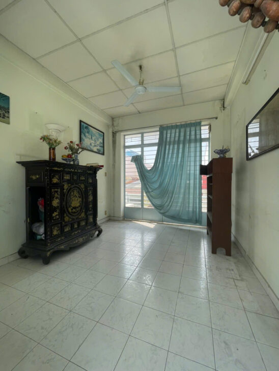 64M2 – HẺM XE HƠI VÔ NHÀ – NGUYỄN THIỆN THUẬT – PHƯỜNG 3 – QUẬN 3 – 3 TẦNG.
