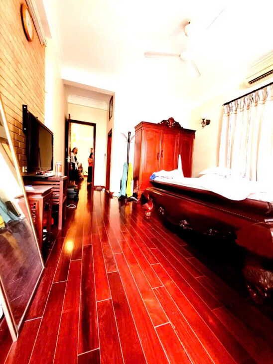 Bán nhà 73m², 5 tầng, 4PN, Ngọc Lâm, Long Biên, 16.5 tỷ .Ngõ ô tô.