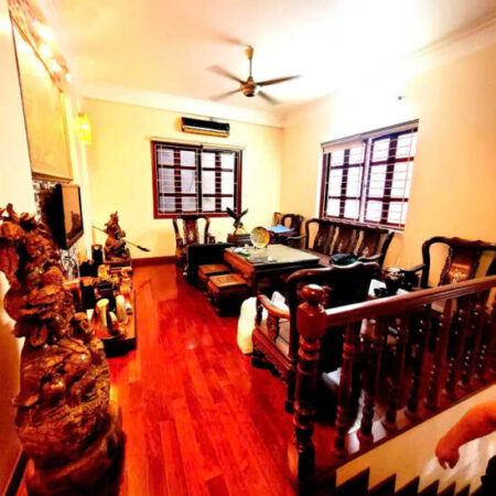 Bán nhà 73m², 5 tầng, 4PN, Ngọc Lâm, Long Biên, 16.5 tỷ .Ngõ ô tô.