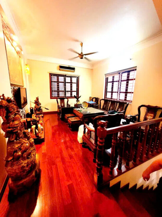 Bán nhà 73m², 5 tầng, 4PN, Ngọc Lâm, Long Biên, 16.5 tỷ .Ngõ ô tô.