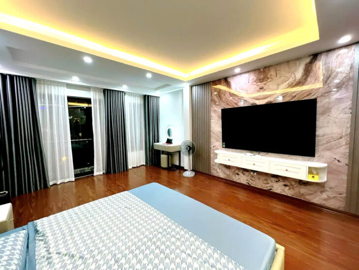 Bán nhà 50m2, 7 tầng,ngõ ô tô thông, Nguyễn Văn Cừ, Ngọc Lâm, Long Biên – 15.3 tỷ