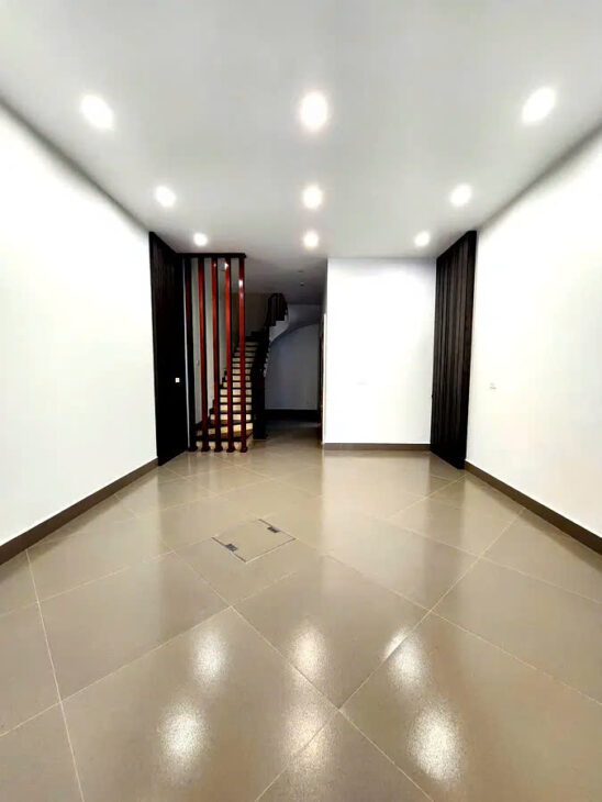 Bán nhà 6 tầng, 60m², Ngọc Thụy, Long Biên – 15.5 tỷ.Mặt ngõ ô tô chánh.