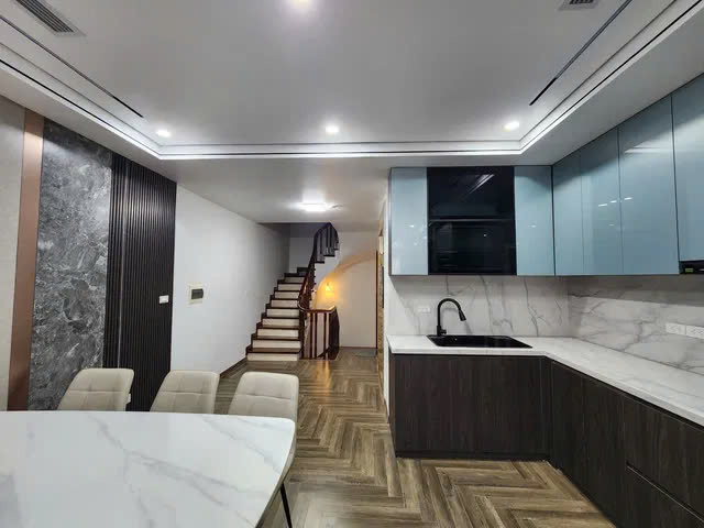 Bán nhà 6 tầng, 60m², Ngọc Thụy, Long Biên – 15.5 tỷ.Mặt ngõ ô tô chánh.