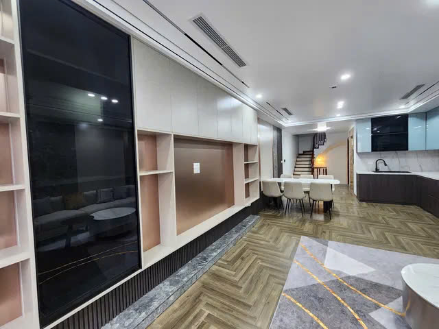 Bán nhà 6 tầng, 60m², Ngọc Thụy, Long Biên – 15.5 tỷ.Mặt ngõ ô tô chánh.