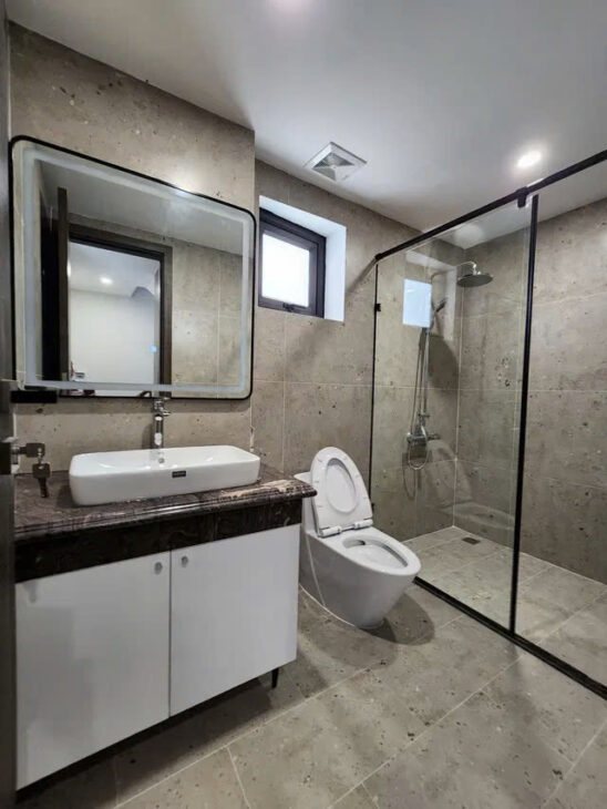Bán nhà 52m², 6 tầng, 4PN, 5WC, Ngọc Lâm, Long Biên, 15.2 tỷ