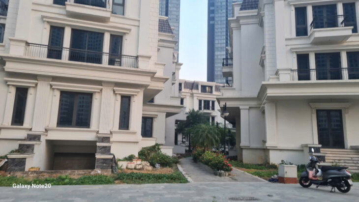 Chính chủ cần bán shophouse thấp tầng Sunshine City 220m 3,5 tầng giá rẻ