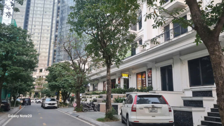 Chính chủ cần bán shophouse thấp tầng Sunshine City 220m 3,5 tầng giá rẻ