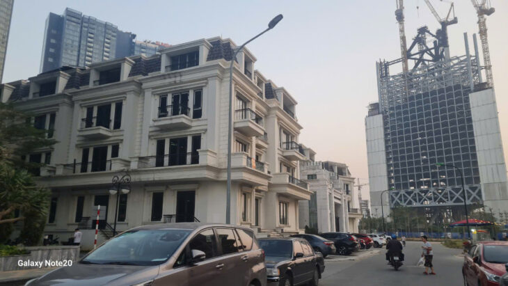 Chính chủ cần bán shophouse thấp tầng Sunshine City 220m 3,5 tầng giá rẻ