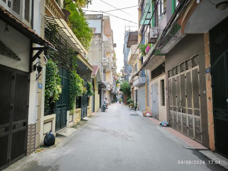 Bán nhà Âu Cơ ,Tây Hồ, Gần chợ. Diện Tích 50m², Mặt Tiền 4m, Giá 5,5 Tỷ