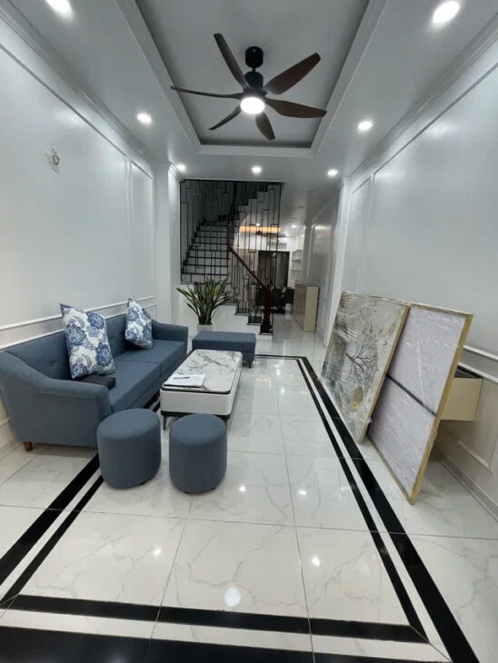 Bán nhà 4 tầng, 46m², Ngọc Lâm, Long Biên, 13.3 tỷ, sổ đỏ.KINH DOANH – PHÂN LÔ- Ô TÔ CHÁNH.