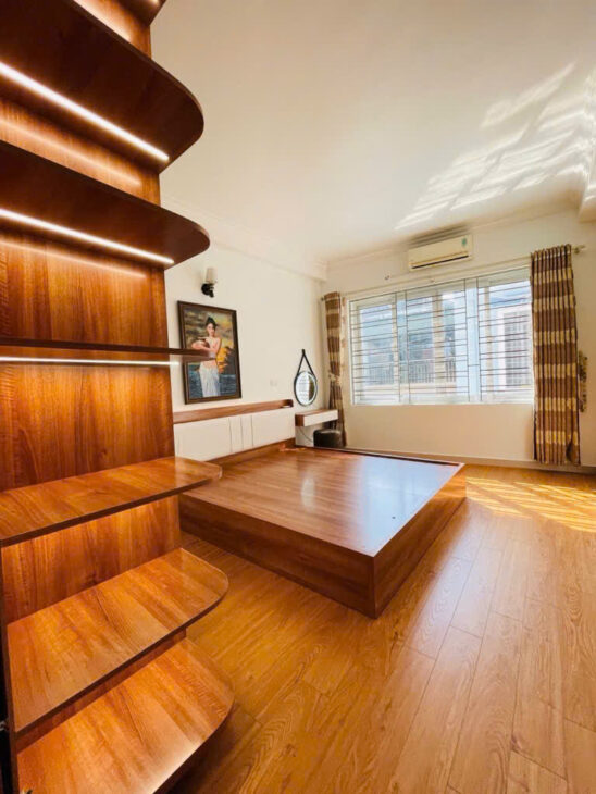 BÁN NHÀ NGÔ GIA TỰ- ĐỨC GIANG- LONG BIÊN, DIỆN TÍCH 38M, 5 TẦNG, GIÁ 5.2 TỶ. KHU VỰC TRUNG TÂM LONG