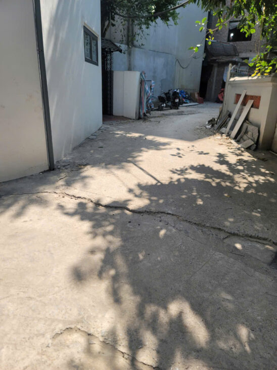 Cần bán gấp nhà Gia Quất -Long Biên – oto đỗ cửa – Gần trường hoc, chợ, công viên, nhà văn hóa,