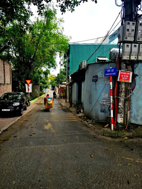 NHÀ MỚI- ĐẸP PHỐ BÁT KHỐI – LONG BIÊN 95M2, 6 TẦNG, 15.5 TỶ.Ô TÔ QUA NHÀ.