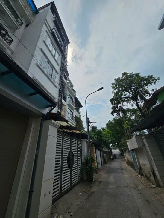NHÀ MỚI- ĐẸP PHỐ BÁT KHỐI – LONG BIÊN 95M2, 6 TẦNG, 15.5 TỶ.Ô TÔ QUA NHÀ.