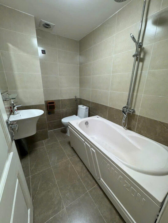 PHÂN LÔ VỈA HÈ OTO TRÁNH – 5 TẦNG FULL NỘI THẤT Ở NGAY – TIỆN ÍCH KHÔNG THIẾU GÌ ???????????? Nhà nằm