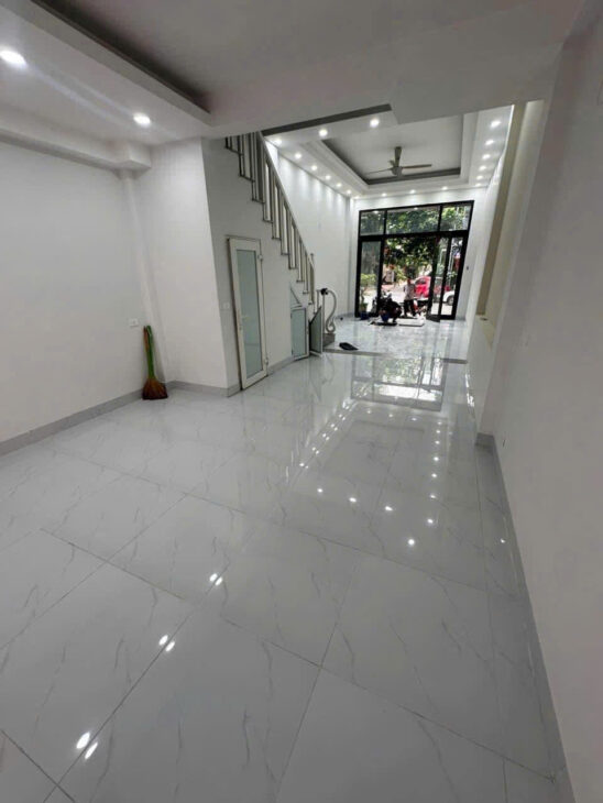 PHÂN LÔ VỈA HÈ OTO TRÁNH – 5 TẦNG FULL NỘI THẤT Ở NGAY – TIỆN ÍCH KHÔNG THIẾU GÌ ???????????? Nhà nằm